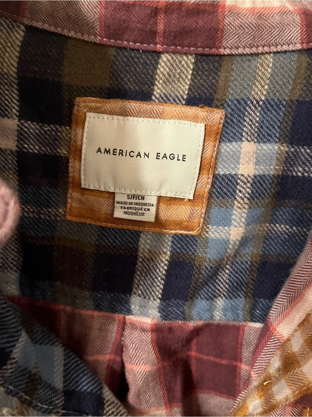 American Eagle cropped shirt - Picture 2 of 3